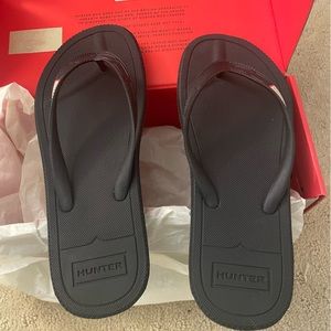 NWT Hunter Original Flip Flops. Brand new and never worn.